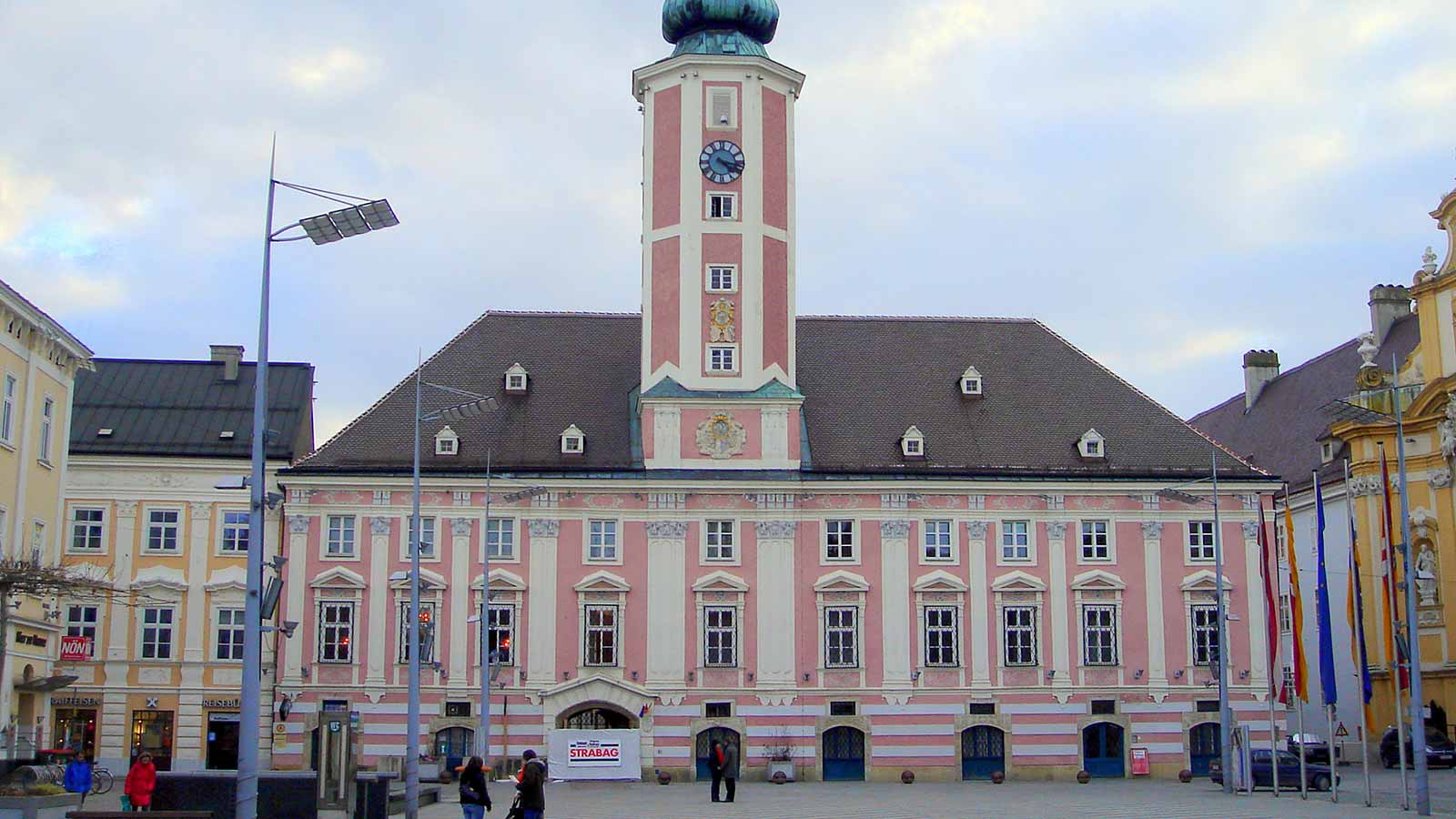 Rathaus St. Pölten, Niederösterreich © AleXXw, Gemeinfrei, https://commons.wikimedia.org/w/index.php?curid=4906785